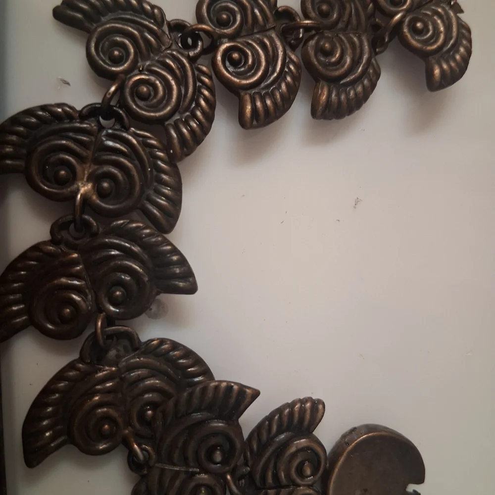 Bronze Owl-Link Wall Decor Necklace